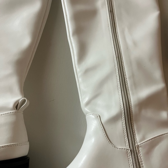 Urban Outfitters tall boots - Picture 6 of 13